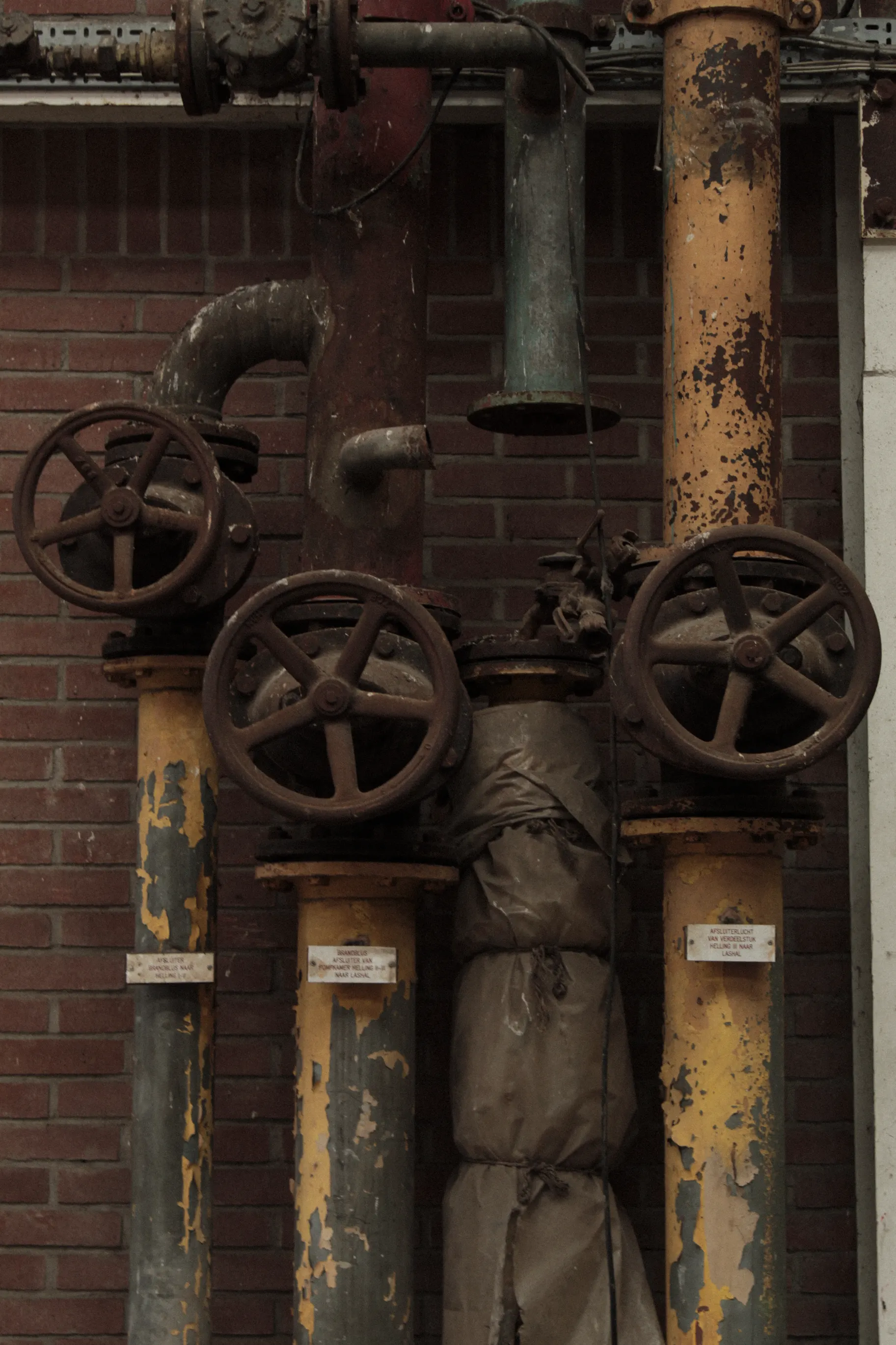 Flues That Cannot Show on the Front